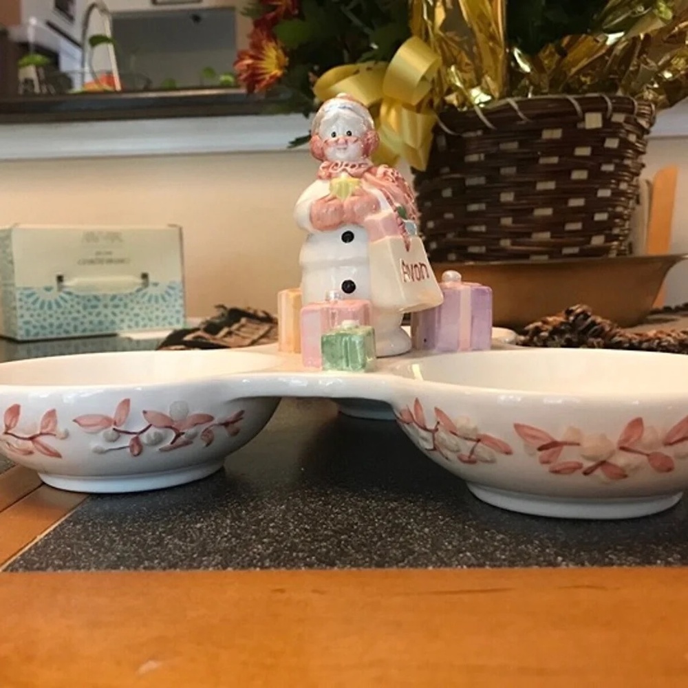 Christmas! AVON 2003 Snow Lady Serving Dish President's Club Holiday Gift